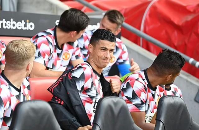 开云足球-费迪南德：C罗打替补肯定生气，他从不相信自己有错