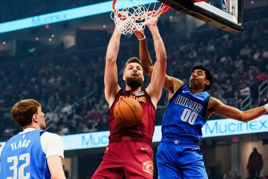 开云注册平台-首秀24+8+6记三分!“黑八”功臣&6400万先生,哈登超级帮手来了